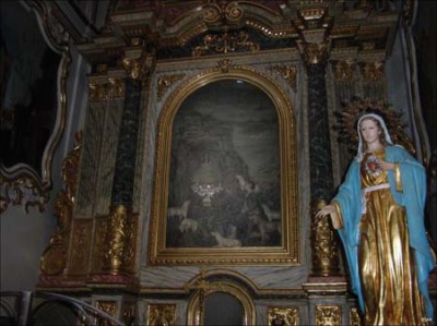 L'església de Sant Martí Bisbe i Sant Antoni de València acull una imatge de la marededéu de Vallivana