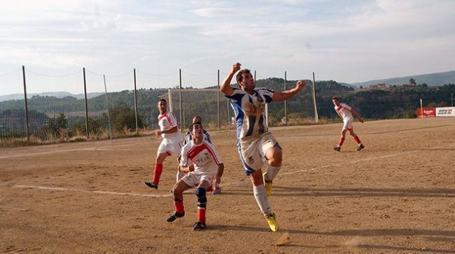 Cretense i Pena-roja firmen l'empat (1-1) en un derbi fred i de poc futbol