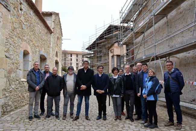 Francesc Colomer visita les obres de rehabilitació de les naus dels Telers i del Tint a la Fàbrica Giner