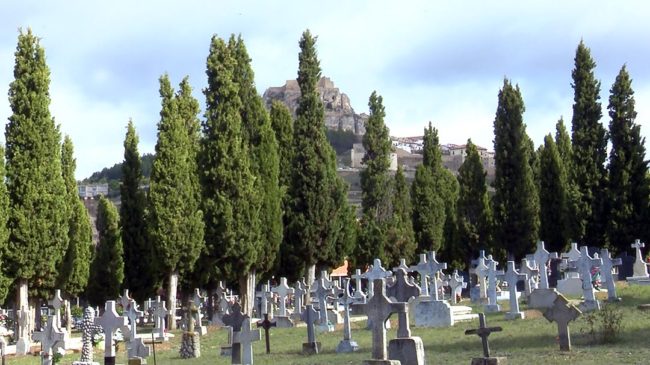 Moltes visites als cementiris per Tots Sants