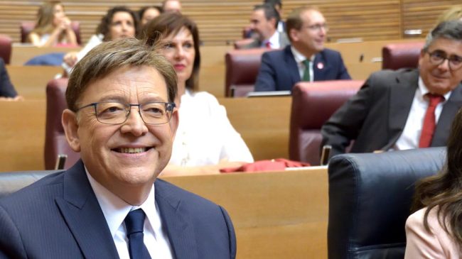 El morellà Ximo Puig pren possessió com a President de la Generalitat arropat per personalitats polítiques, amics i familiars
